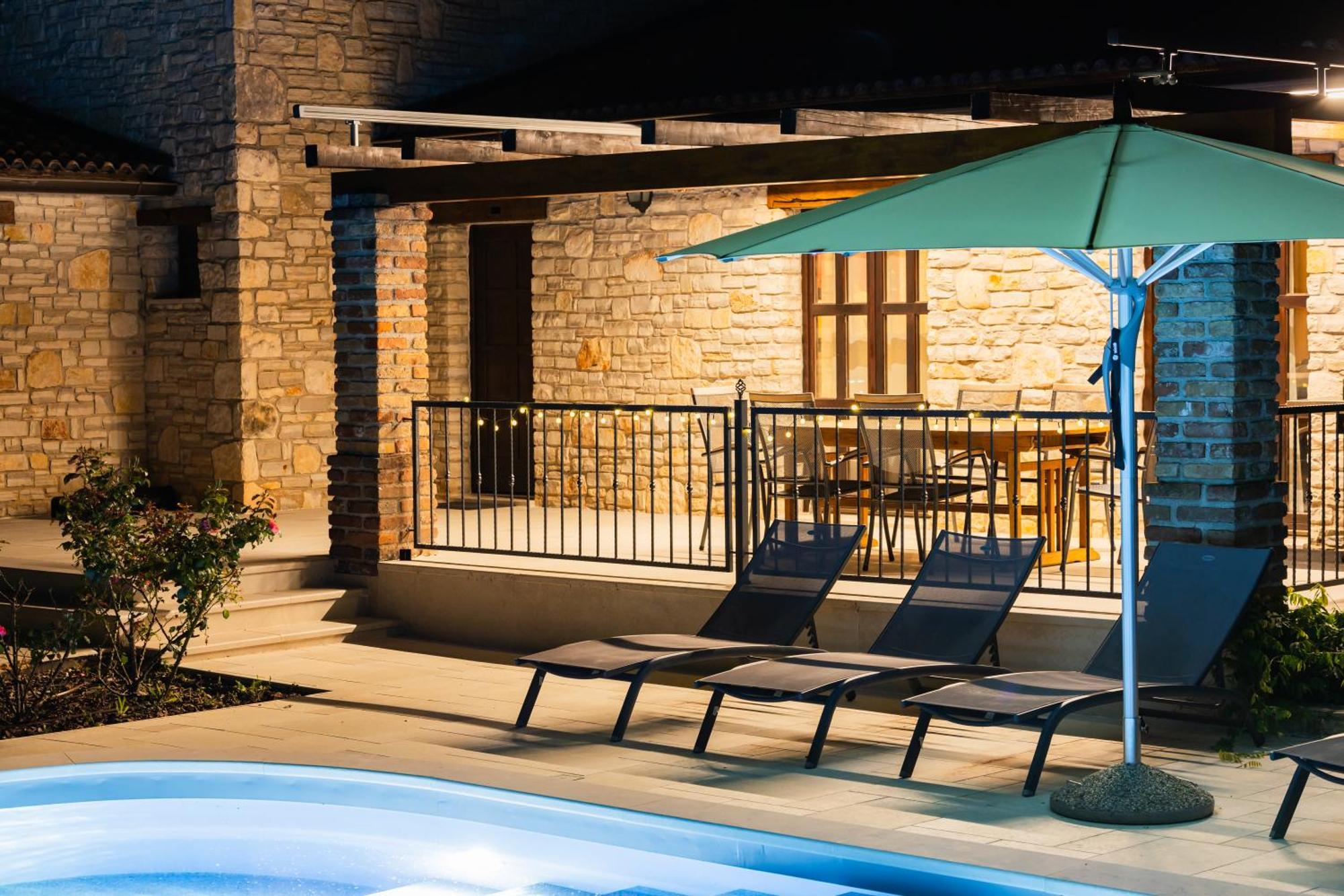 Jurinea In Istrien Mit Pool